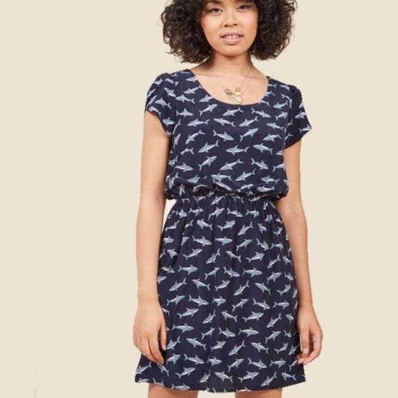 Modcloth "Oh My Gosh" in Sharks RARE PRINT - Picture 3 of 3